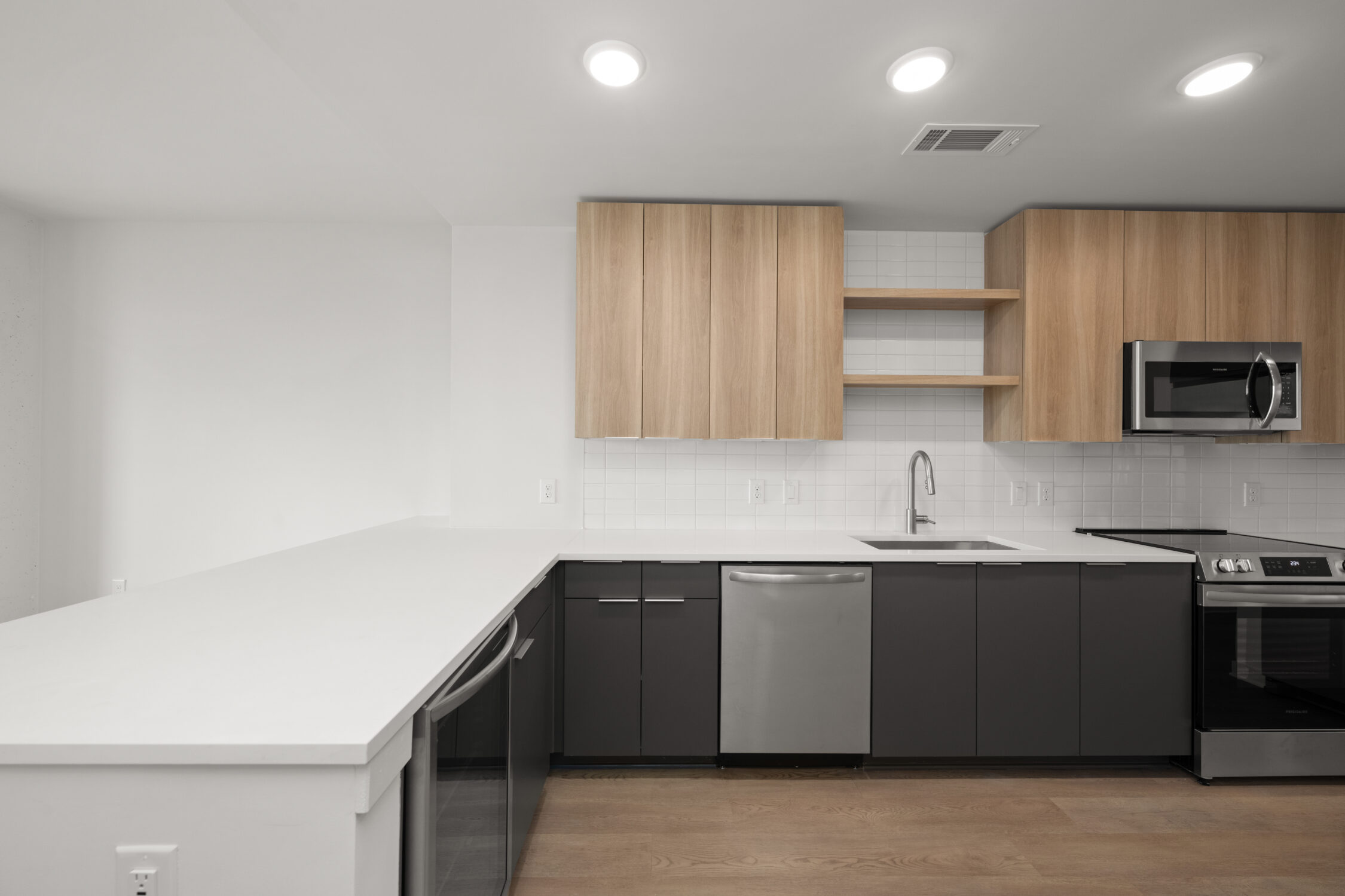 Alexan-LoSo-Model-15-Kitchen