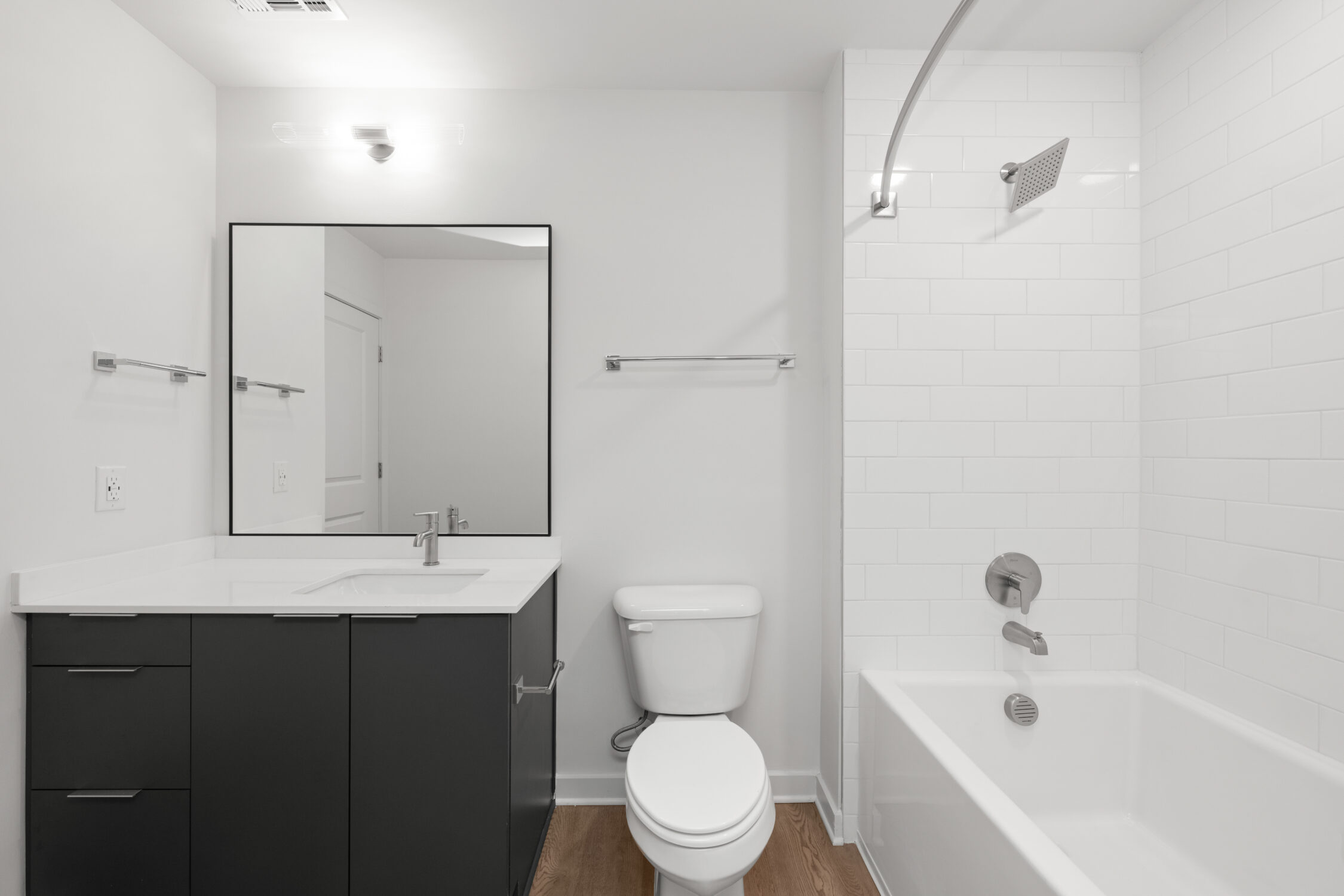 Alexan-LoSo-Model-35-Bathroom